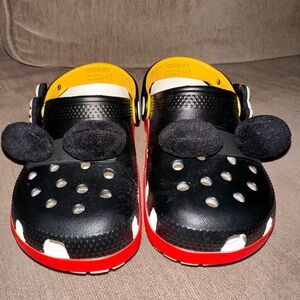 Crocs Disney Mickey Mouse shoes toddler size 11 EUC